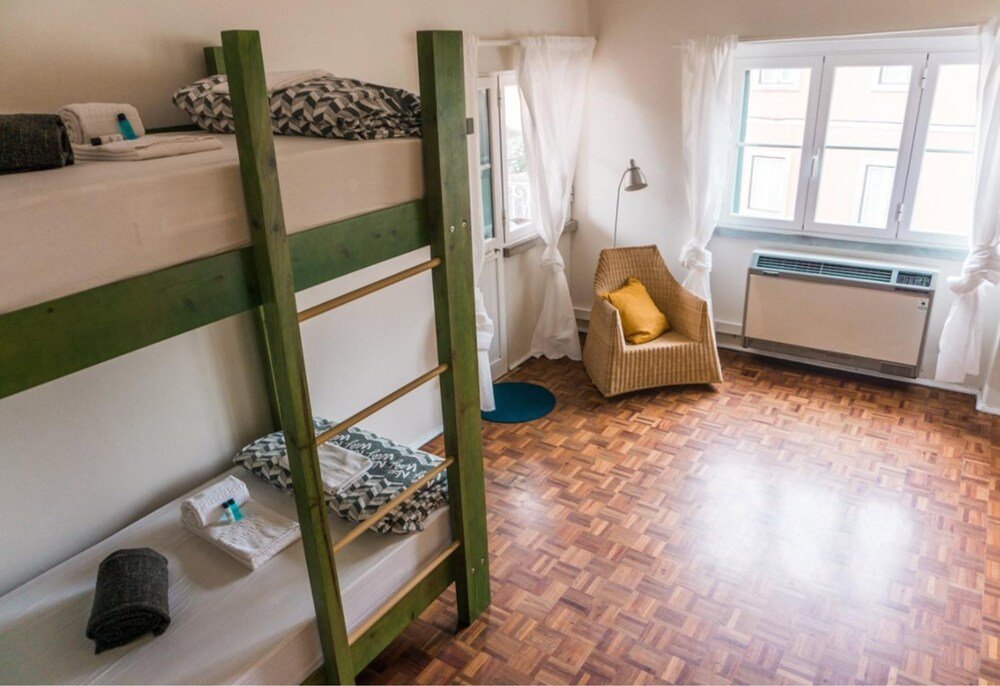 Фото Nice Way Sintra Hostel