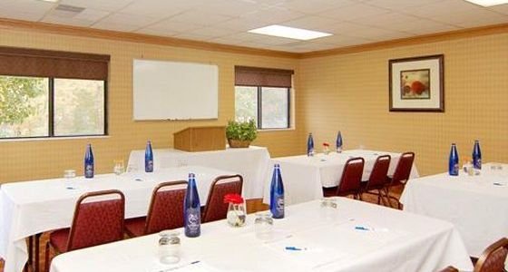 Фото Days Inn by Wyndham Runnemede Philadelphia Area