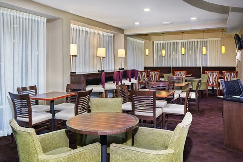 Гостиница Holiday Inn Express Hampton - Coliseum Central, an Ihg Hotel в Хэмптоне