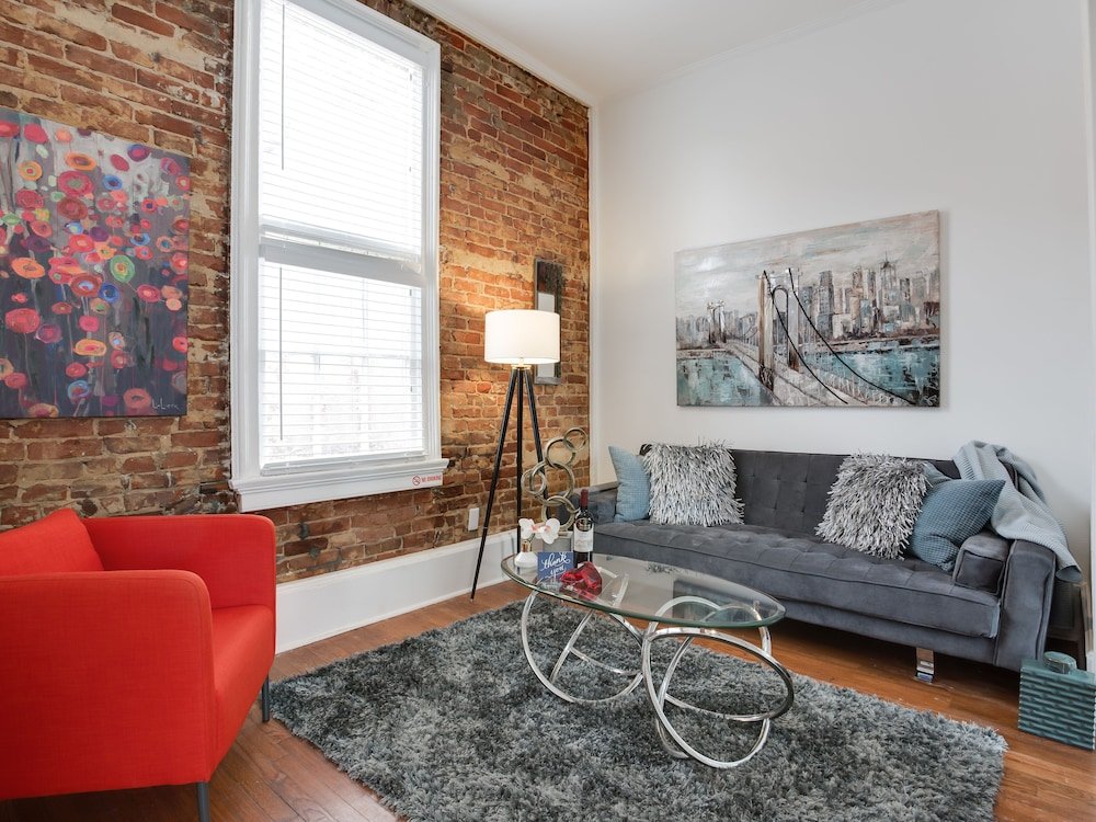 Фото Downtown Memphis Shellcrest Apartments