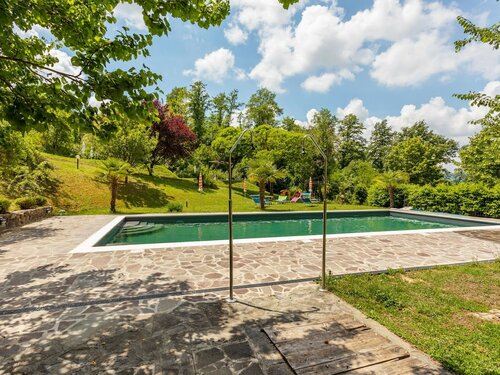 Жильё посуточно Rustic Holiday Home in Città di Castello With Swimming Pool