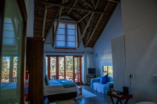Гостиница Crawfords Beach Lodge