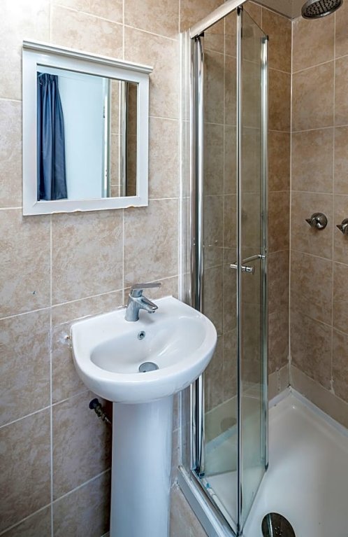 Фото Oyo Kings Hotel