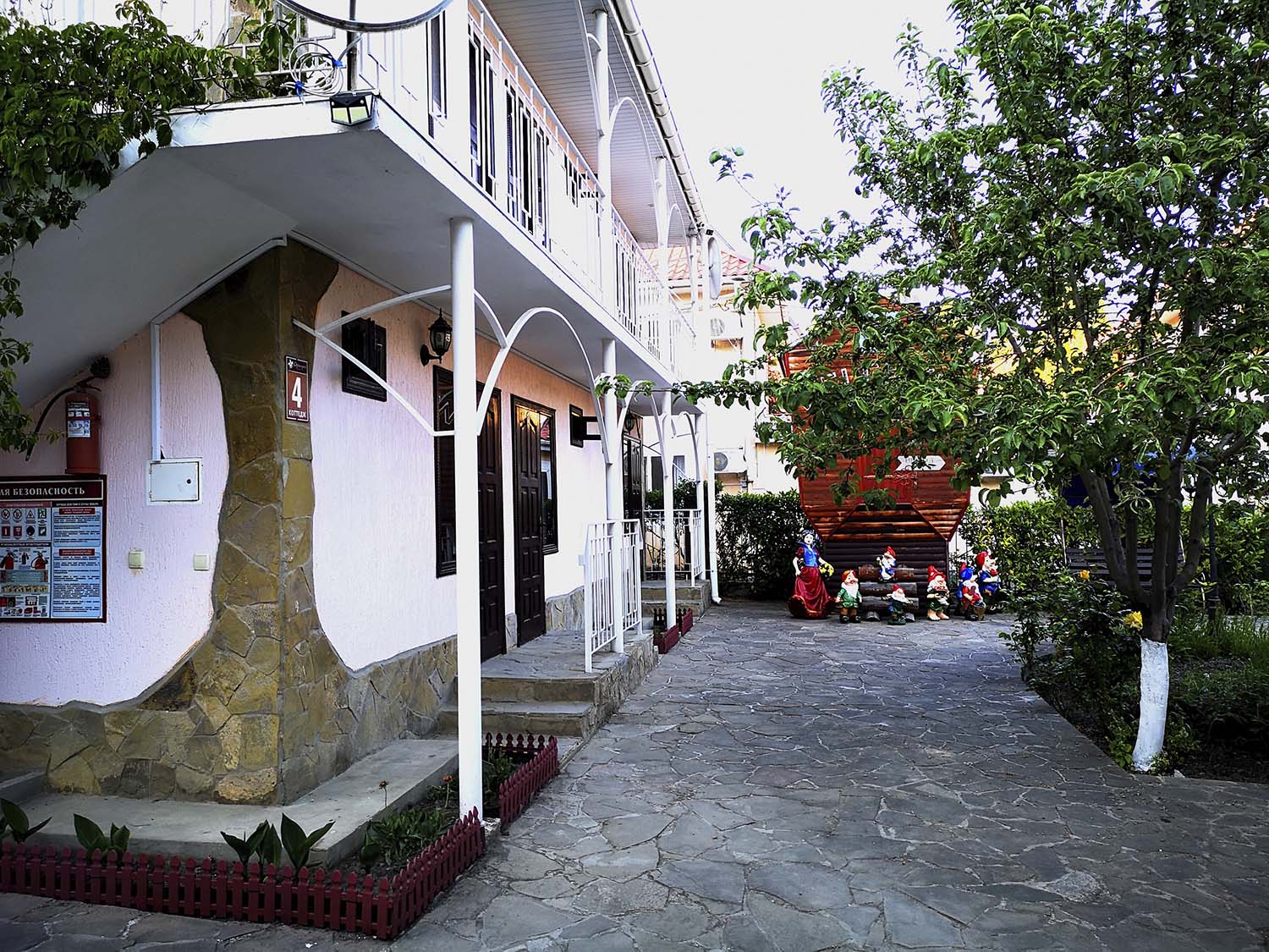 Фото отеля 3