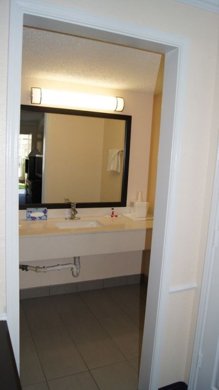 Фото Travelodge by Wyndham North Richland Hills/Dallas/Ft Worth