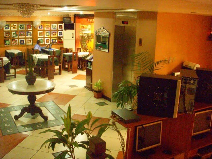 Фото Plaza Maria Luisa Suites Inn