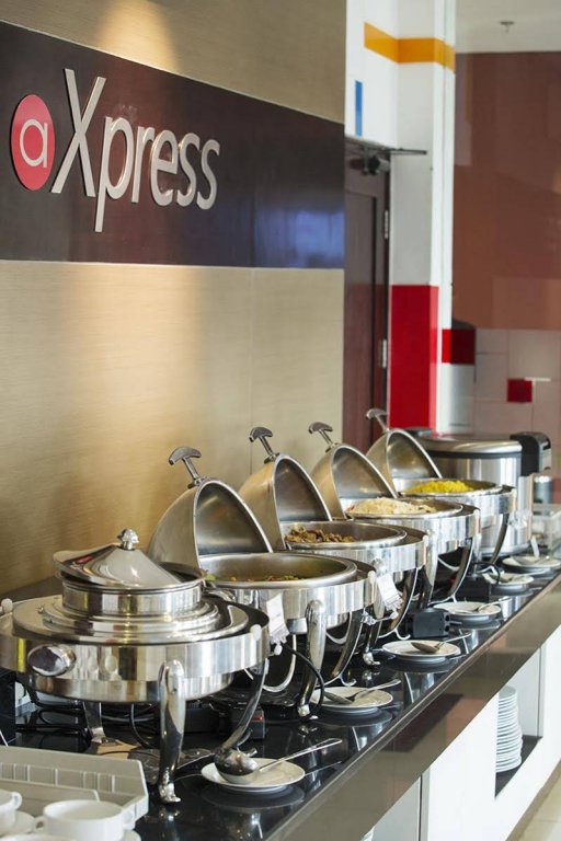 Фото Amaris Hotel Simpang Lima