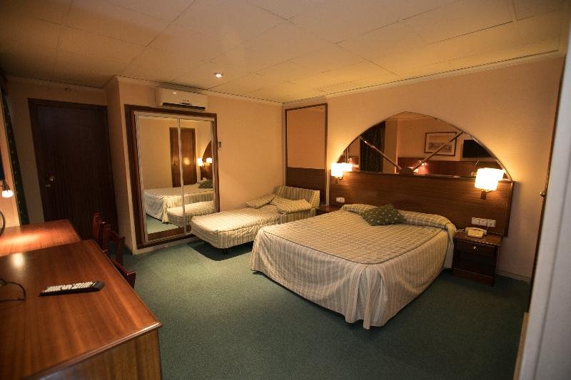 Фото Hotel Odon