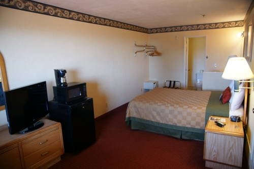 Фото Travelodge by Wyndham San Clemente Beach