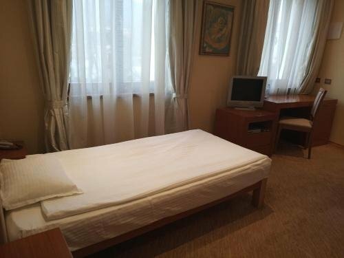 Гостиница Hotel Park Central в Сливене