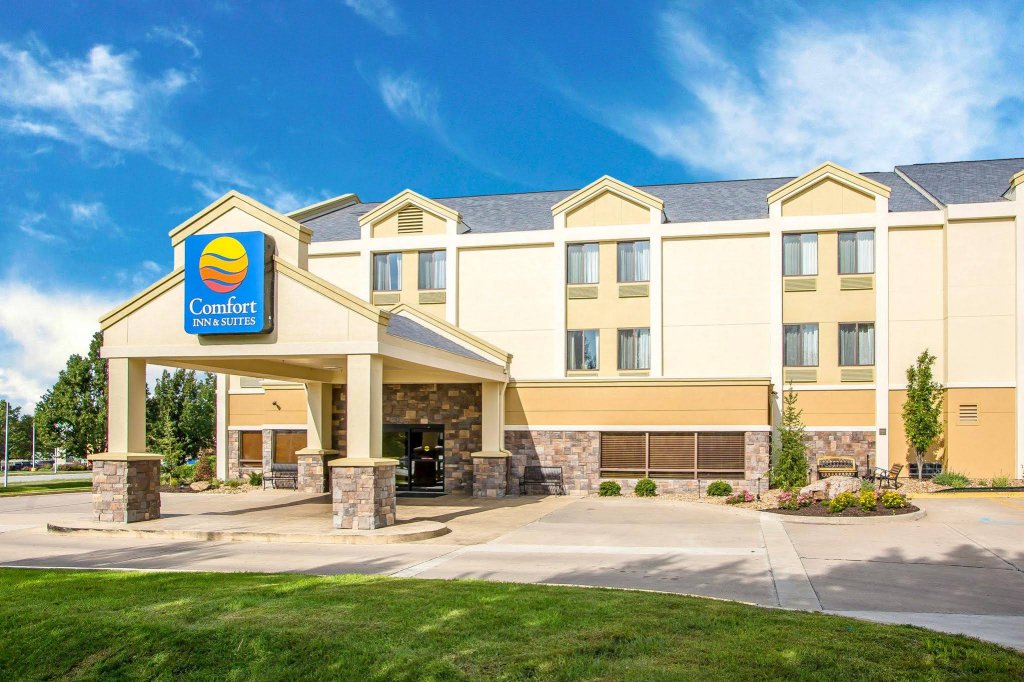 Фото Comfort Inn & Suites Kansas City - Northeast