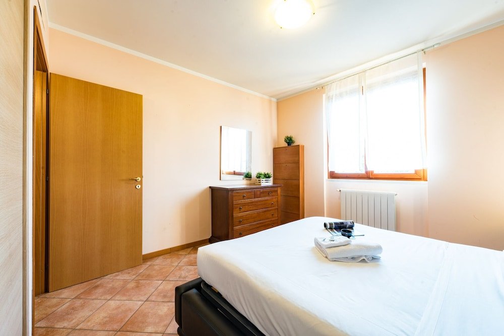 Фото Bright Apartments Desenzano - Artisti Pool