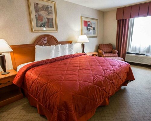 Гостиница Quality Inn & Suites в Вудстоке