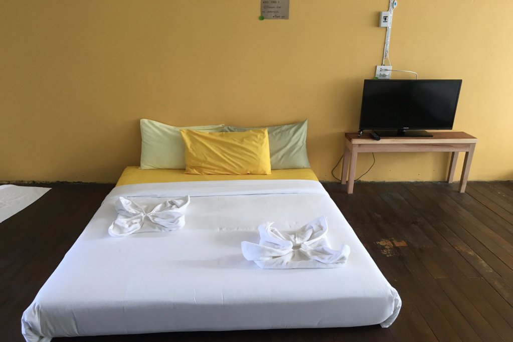 Фото At Rimnam Chan Hostel