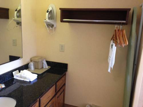 Фото Quality Inn LaGrange