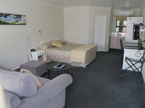 Гостиница Shadzz Motel & Conference Centre в Палмерстон-Норт