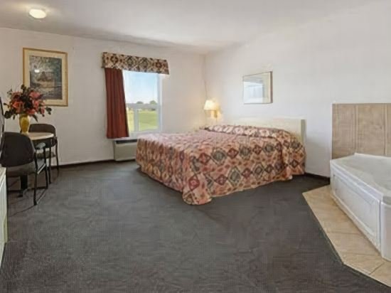 Фото Super 8 by Wyndham Meadow Lake