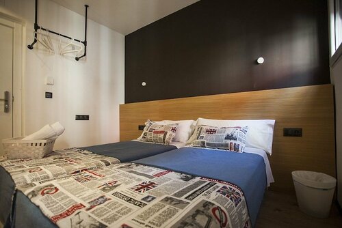 Гостиница Hostal Cc Malasaña в Мадриде