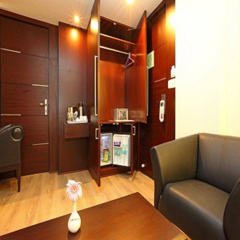 Фото The Corporate