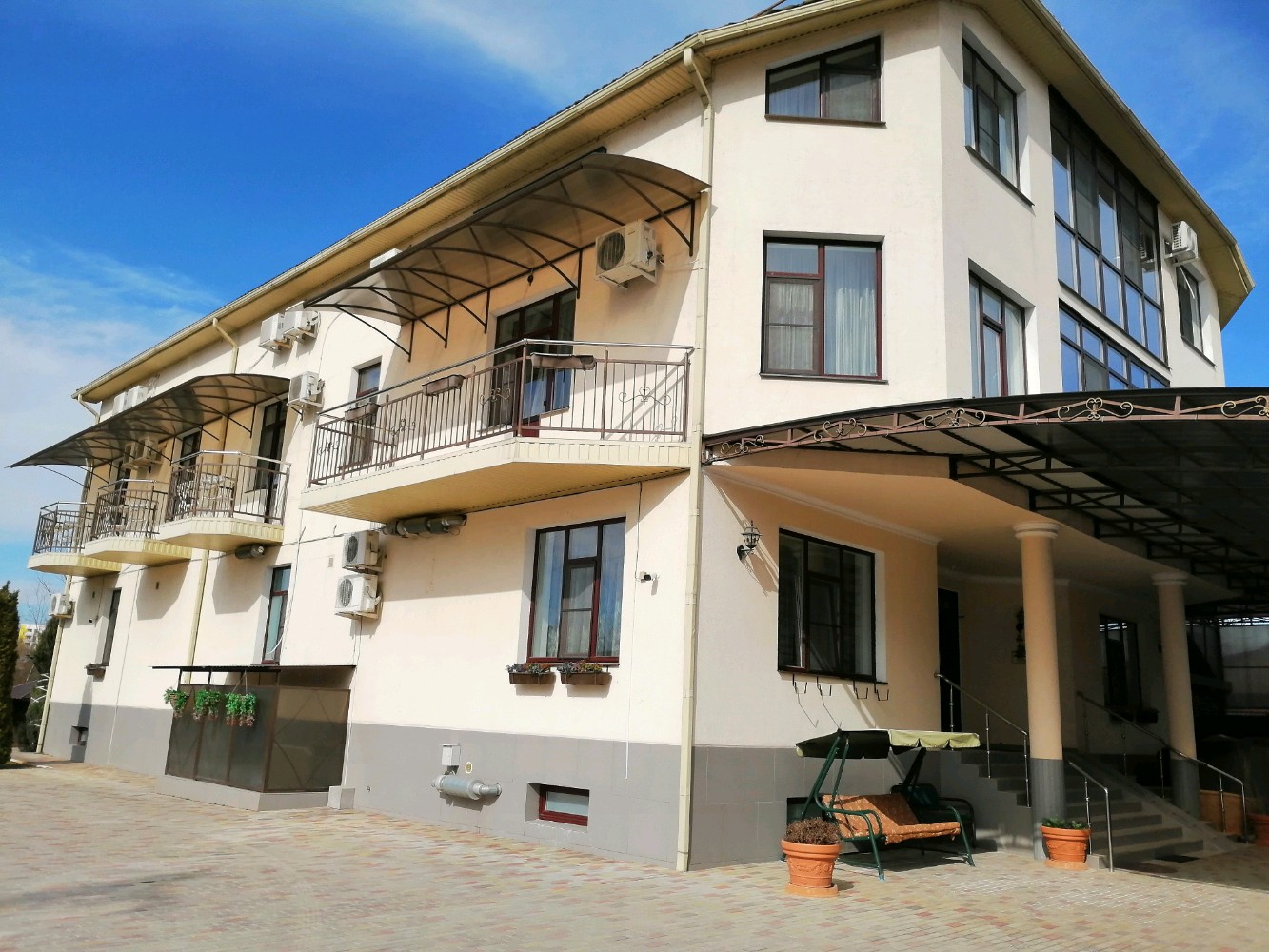 Фото отеля 2