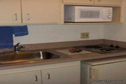 Фото Oyo Waterfront Hotel - Cape Coral/Fort Myers, Fl