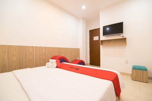 Гостиница RedDoorz Plus near Gia Dinh International Hospital в Хошимине