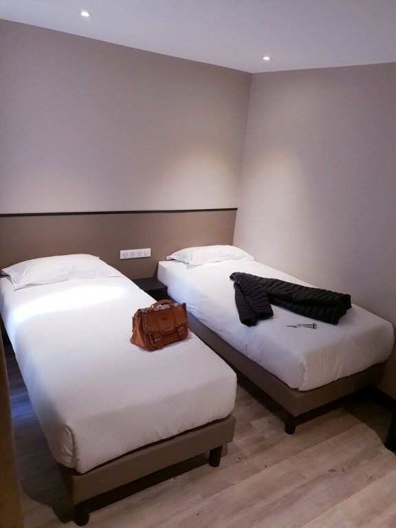 Фото Hotel Lilas Blanc