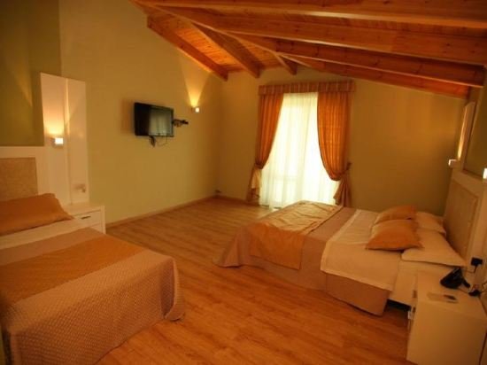 Фото Hotel & Restaurant White City