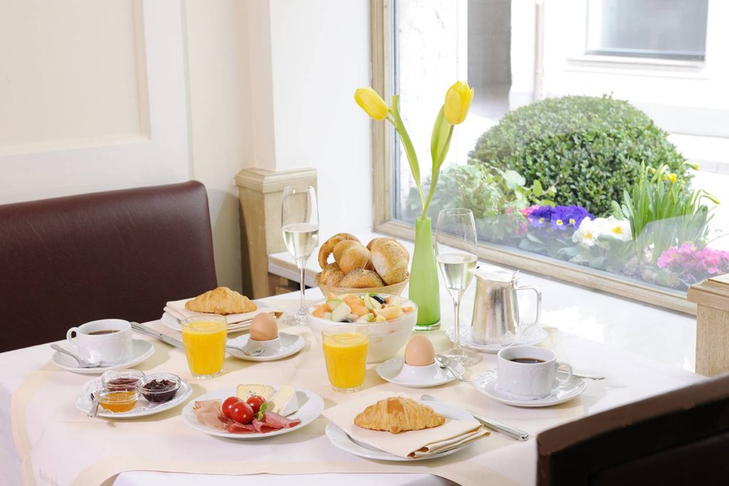 Фото Hotel an der Oper