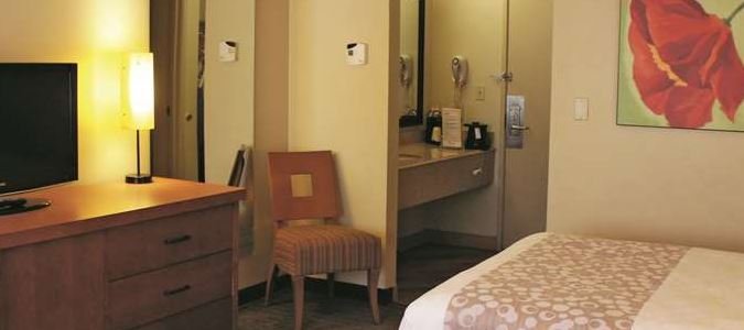 Фото La Quinta Inn & Suites by Wyndham Houston Southwest