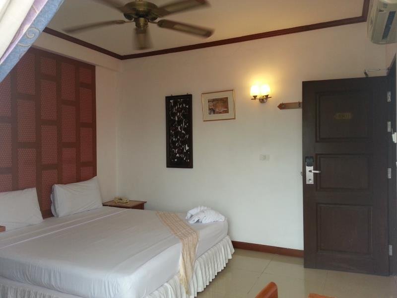 Фото New Siam III