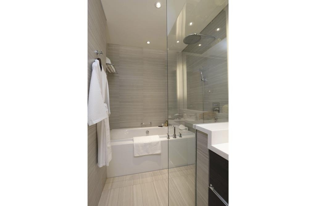 Фото Makati Diamond Residences