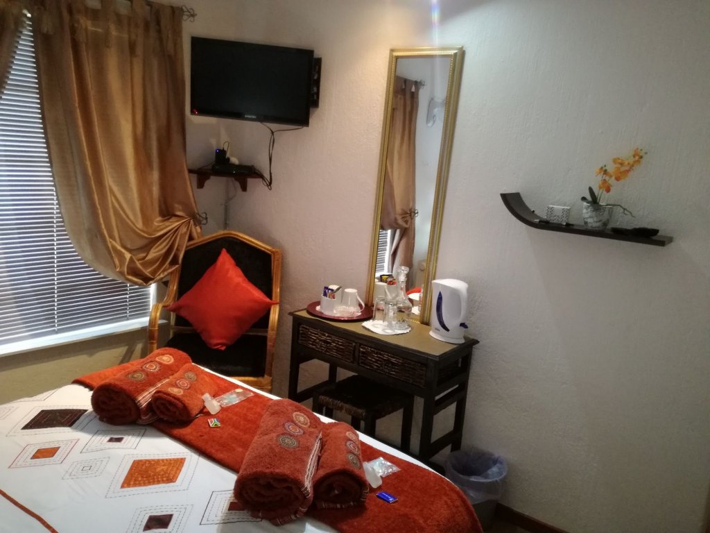 Фото All Over Africa Guest House