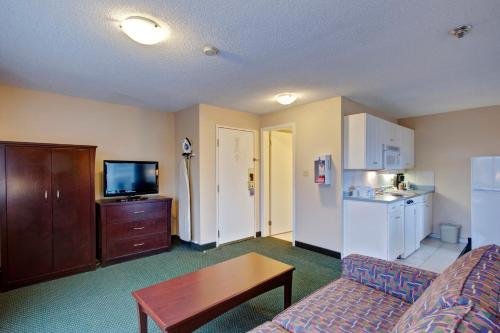 Фото Travelodge by Wyndham Nanaimo
