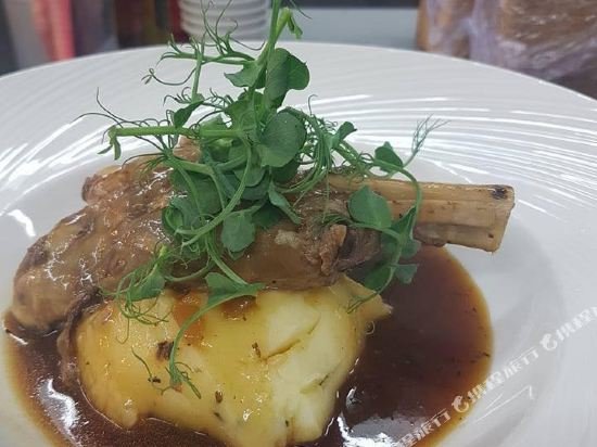 Фото The Three Horseshoes Hotel