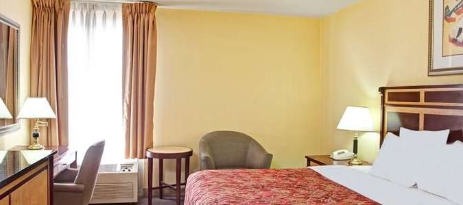 Фото Best Western Plus Commerce Hotel