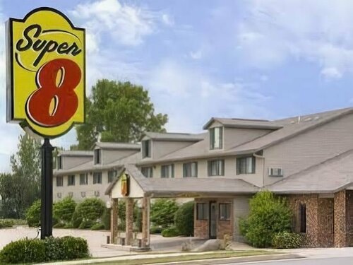 Гостиница Super 8 by Wyndham Monroe Wi