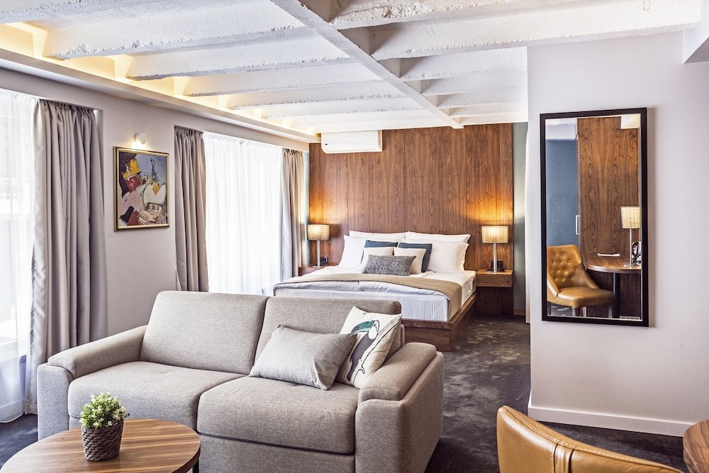 Фото Nomad Luxury Suites