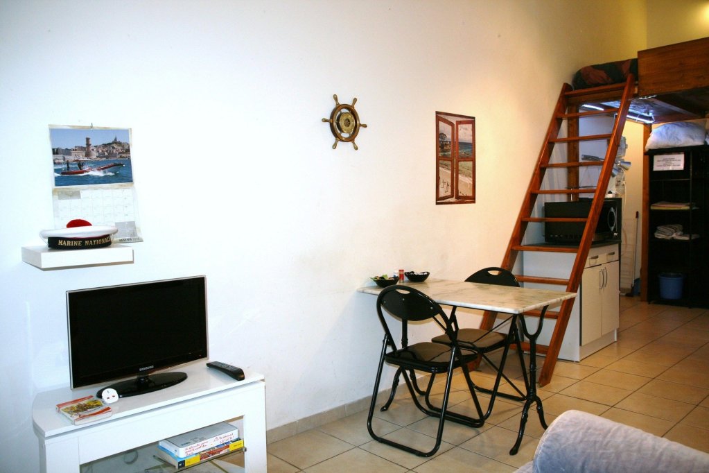 Фото UniqueAppart Studio au Vieux Port