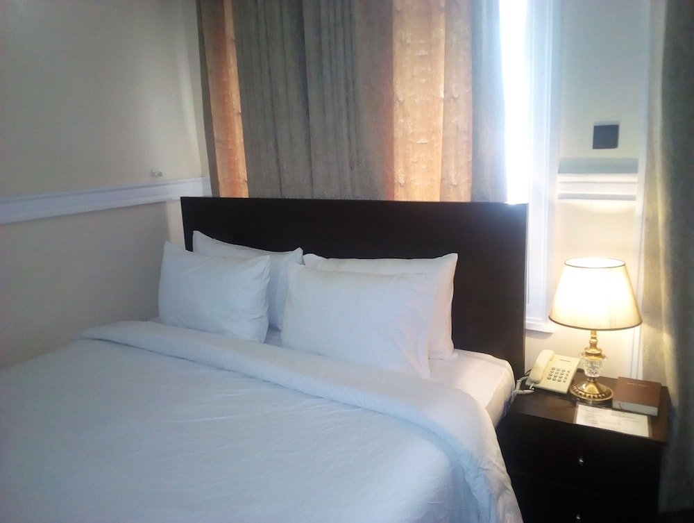 Фото Edmudian Court Luxury Apartments