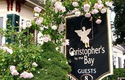 Гостиница Christopher's by the Bay