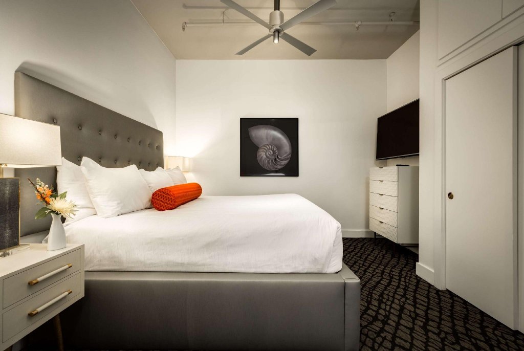 Фото The Tremont House