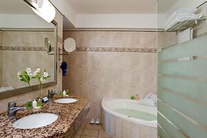 Гостиница Nh Montevideo Columbia