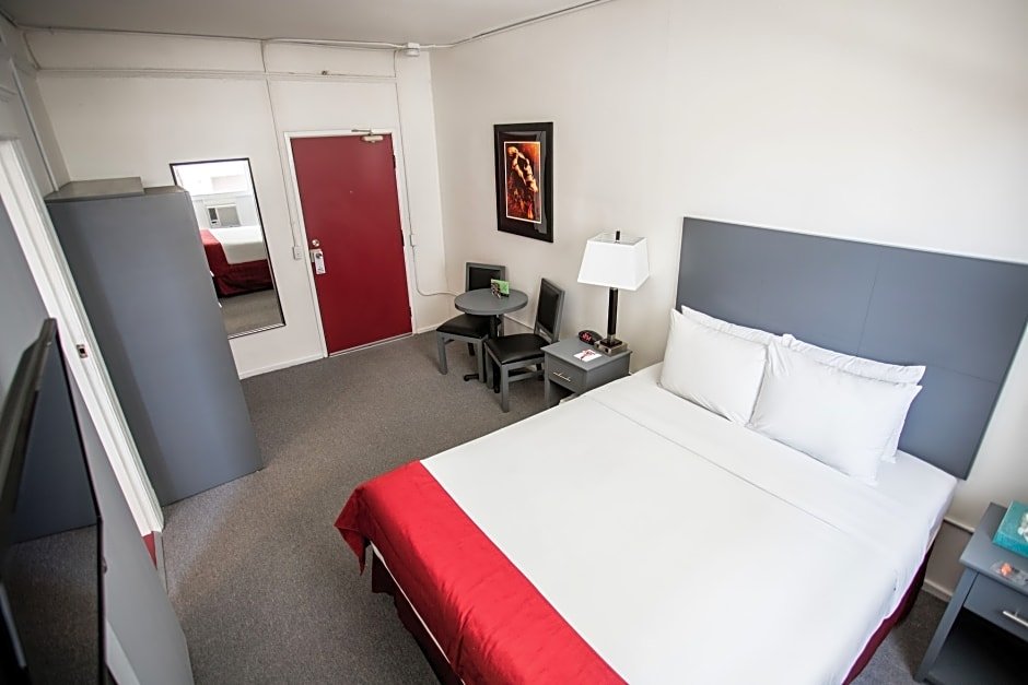 Фото The American Hotel