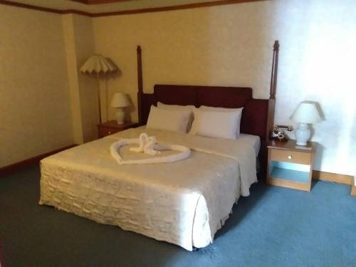 Фото Petchkasem Grand Hotel