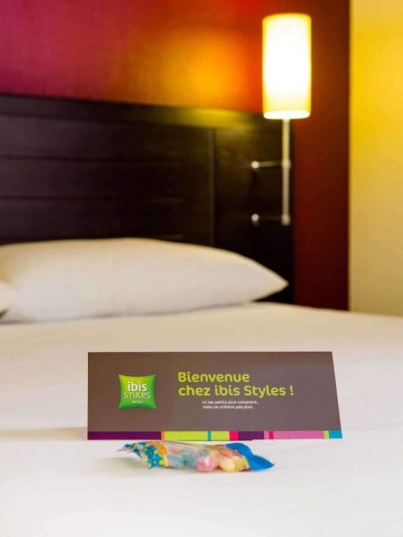 Фото ibis Styles Nantes Centre Place Royale