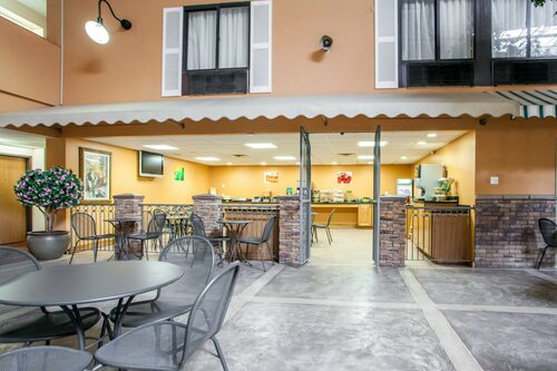 Гостиница Quality Inn & Suites Ames Conference Center Near Isu Campus в Амесе