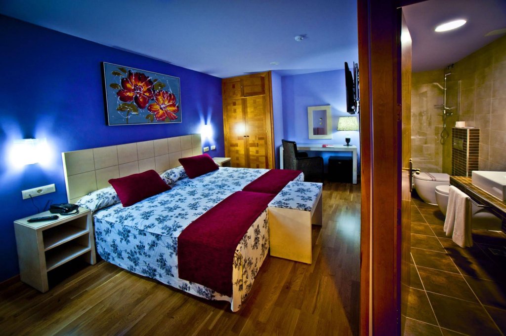 Фото Hotel Condes de Castilla
