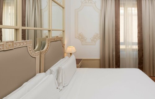 Гостиница Radisson Blu Ghr Hotel, Rome в Риме