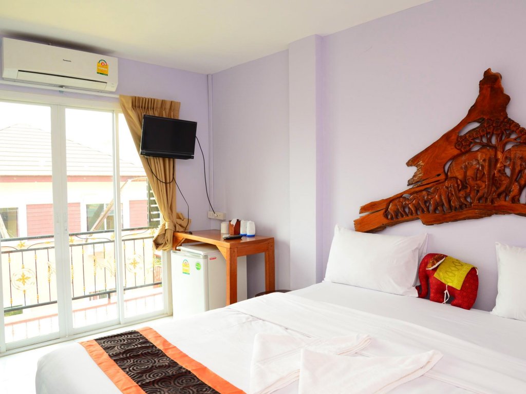 Фото Oyo 587 Baan Taklom Chomtalay